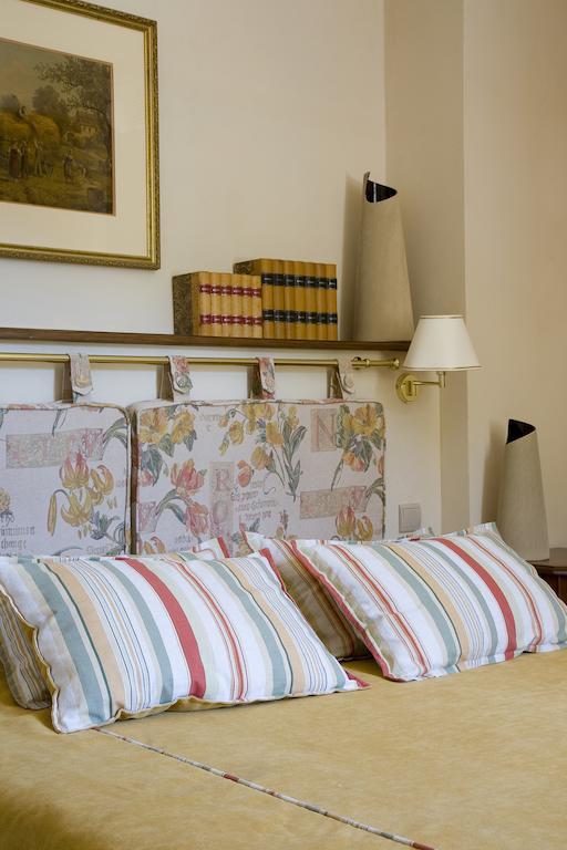 Hotel Le Viscos Saint-Savin  Rom bilde